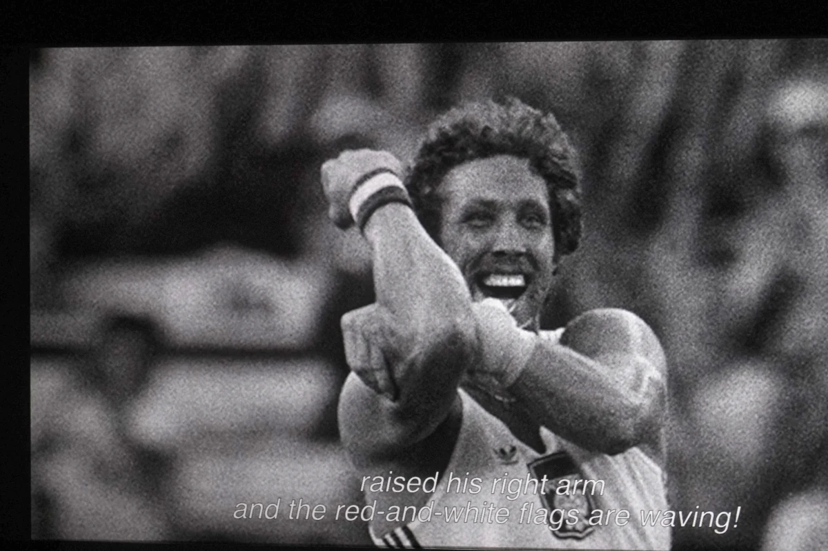 Czterdzieści pięć lat temu w Moskwie rozpoczynały się jedne z najbardziej politycznie nacechowanych igrzysk olimpijskich w dziejach. Naszym reprezentantom udało się zdobyć trzy złote medale. W historii naszego kraju zapisał się jednak, przede wszystkim, ten wygrany w konkursie skoku o tyczce. "Odbyła się bardzo długa dyskusja o to, czy zabrać mi medal i czy mnie zdyskwalifikować" - mówił w internetowym Radiu RMF24 Władysław Kozakiewicz, polski tyczkarz, zdobywca wspomnianego medalu i autor słynnego "gestu Kozakiewicza".