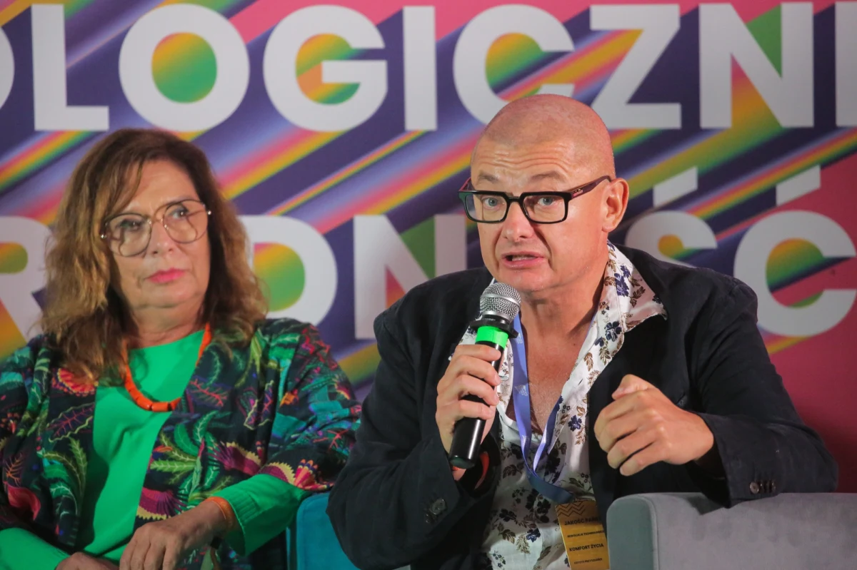 Marszałek Senatu Małgorzata Kidawa-Błońska (KO) stwierdziła, że Michał Kamiński z PSL nie powinien już pełnić funkcji wicemarszałka Senatu. Dlaczego? Wskazała m.in. na nieusprawiedliwione nieobecności Kamińskiego podczas posiedzenia izby. "Wierzę, że PSL stanie na wysokości zadania" - powiedziała dziennikarzom przed posiedzeniem Senatu.