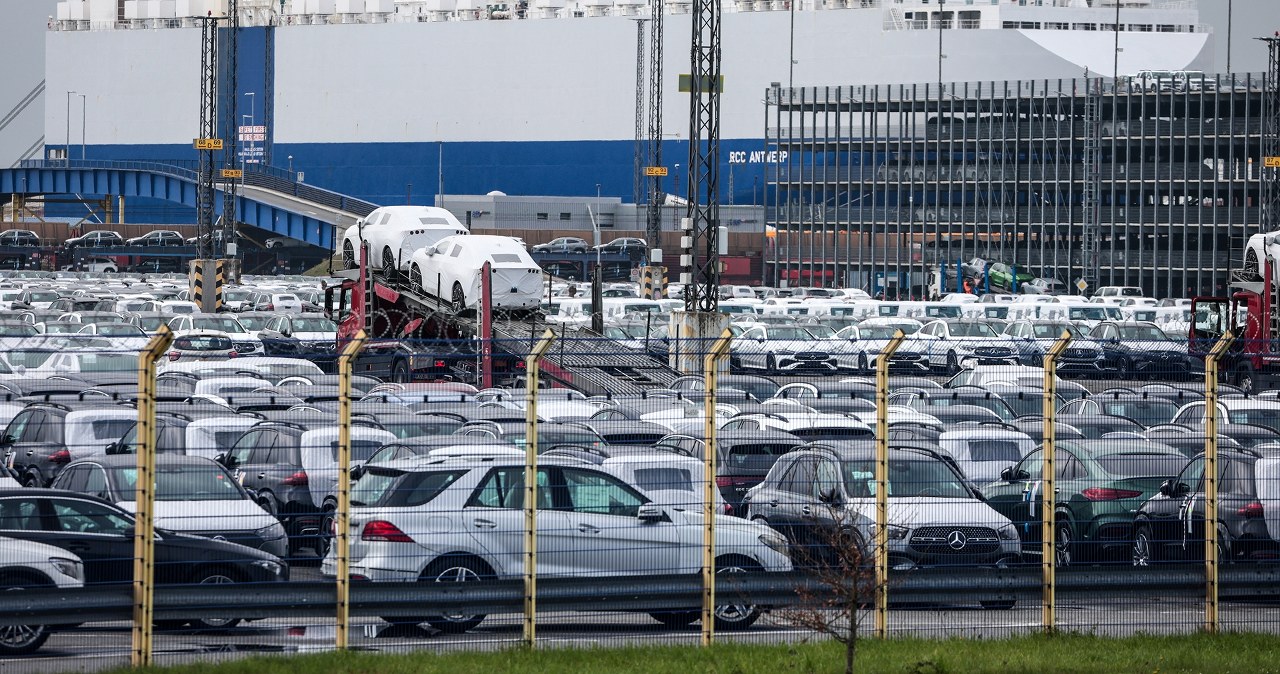 Tysiące samochodów blokują port w Antwerpii. Tak źle nie było od pandemii