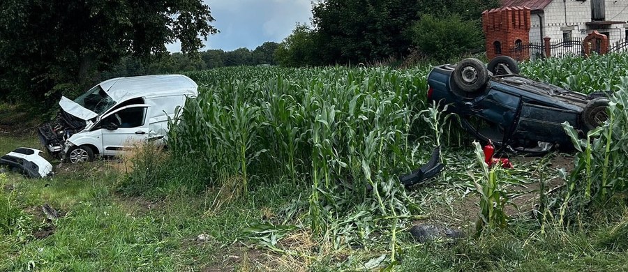 Pięć osób zostało zabranych do szpitali w wyniku wypadku dwóch samochodów osobowych w Wólce Ciechomskiej na Lubelszczyźnie. Na miejsce wezwano m.in. śmigłowiec Lotniczego Pogotowia Ratunkowego.