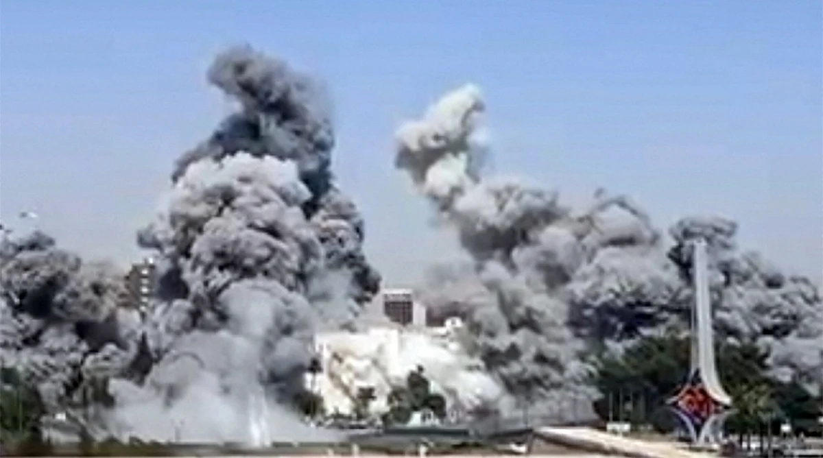 Izraelskie siły powietrzne przeprowadziły naloty na pozycje syryjskiej armii w mieście Suwejda, zamieszkanym głównie przez Druzów. Uderzono także na kwatery syryjskiej armii w Damaszku i tamtejszy pałac prezydencki. Premier Benjamin Netanyahu zapowiedział, że Izrael będzie chronić tę mniejszość i domaga się demilitaryzacji regionu po fali krwawych starć.