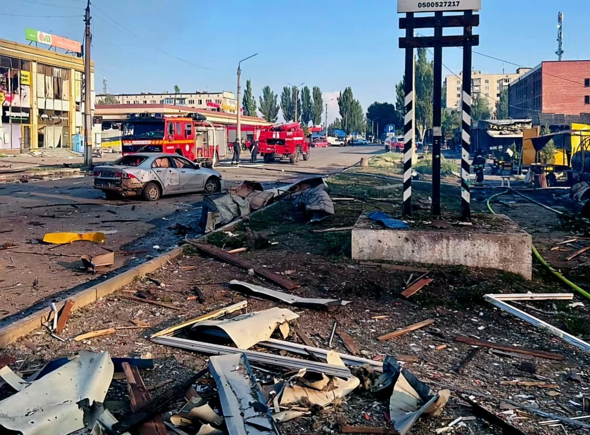 Co najmniej dwoje zabitych i 27 osób rannych - to bilans rosyjskiego ataku powietrznego na miasto Dobropole w obwodzie donieckim. Siły Kremla zrzuciły na centrum handlowe półtonową bombę lotniczą FAB.