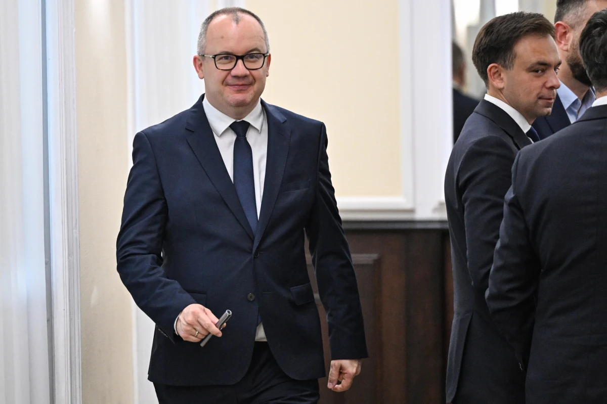 Wszystkie czynności podejmowane przez pracowników Sądu Najwyższego odbywały się zgodnie z obowiązującymi przepisami i regulaminami – oświadczył w środę Sąd Najwyższy, odpierając zarzuty Prokuratora Generalnego Adama Bodnara dotyczące wydarzeń z 30 czerwca. Bodnar podkreślał, że działania prokuratorów, którzy 30 czerwca wnieśli o dostęp do akt protestów wyborczych w SN, miały prawne uzasadnienie, a przedstawiciele Sądu Najwyższego bezpodstawnie podważali ich kompetencje.