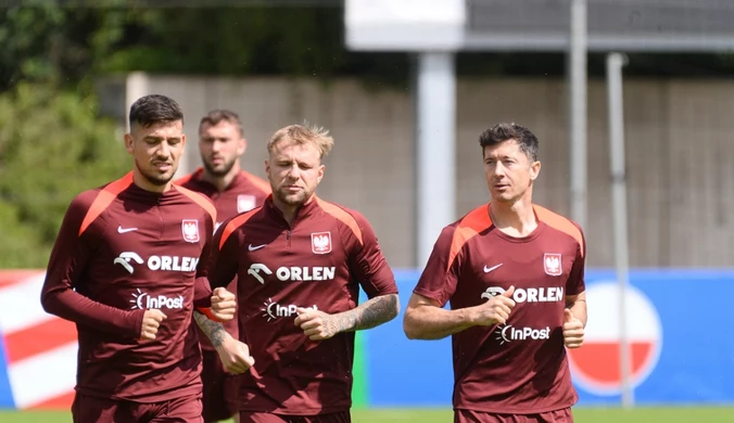 Reprezentant Polski gwiazdą internetu. Kibice się śmieją. Lewandowski w tle