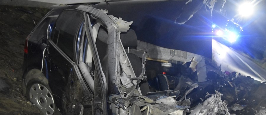 Tragedia na Polach Klikowskich w Tarnowie. W wypadku drogowym zginął 20-letni kierowca.