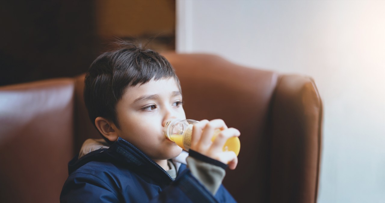 Te słodziki przyspieszają dojrzewanie u dzieci. Lepiej ich unikaj