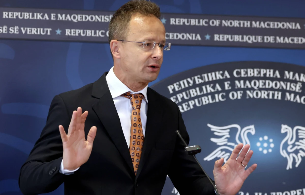 Minister spraw zagranicznych Węgier Péter Szijjártó ogłosił w czwartek objęcie zakazem wjazdu do kraju trzech wysoko postawionych ukraińskich urzędników wojskowych. Polityk obarczył ich odpowiedzialnością za śmierć Węgra z Zakarpacia podczas rzekomej próby siłowego wcielenia mężczyzny do armii Ukrainy.