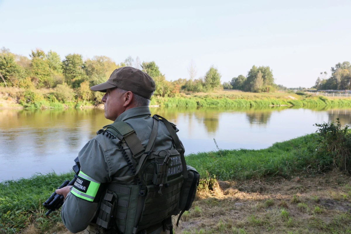 Jeszcze w tym tygodniu ma formalnie zakończyć się budowa zapory elektronicznej na granicy z Białorusią w województwie lubelskim. Zapowiedział to w czwartek w Lublinie komendant Nadbużańskiego Oddziału Straży Granicznej generał brygady Jacek Szcząchor.