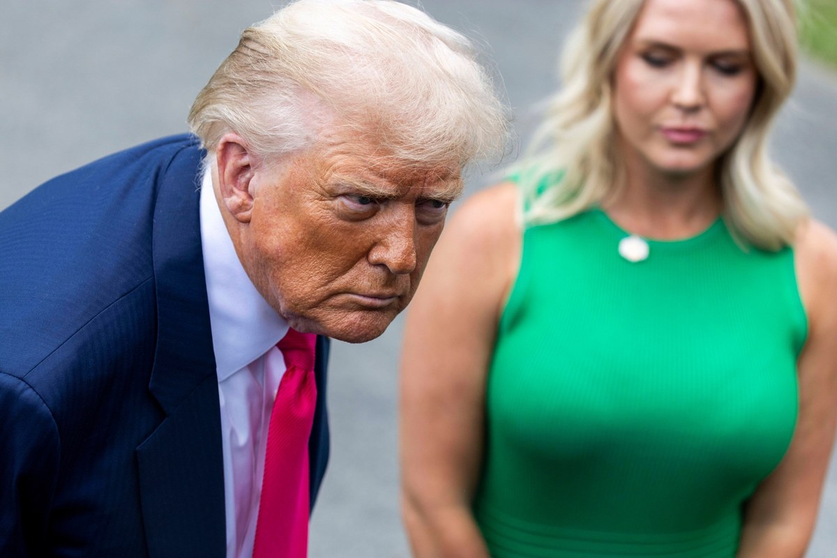 Ujawniono "sprośny" list. Donald Trump pozywa gazetę