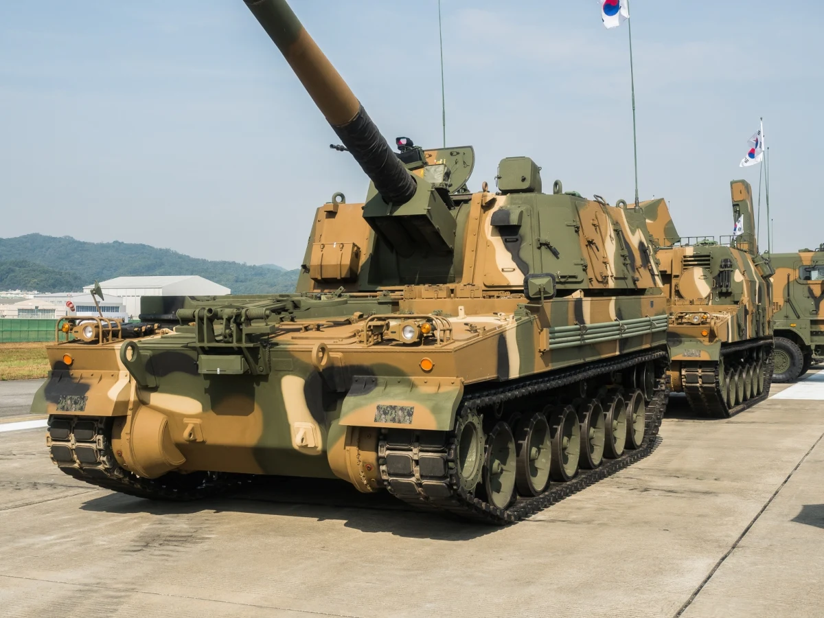 Korea Południowa szkoli u siebie 70 żołnierzy z Polski i pięciu innych państw. Czterotygodniowy program dotyczy obsługi haubic K9 i czołgów K2 - przekazała w piątek południowokoreańska armia.