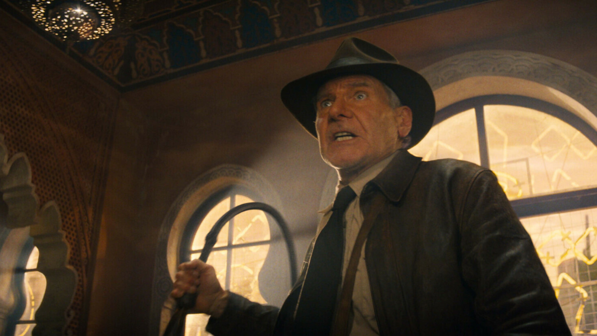 Bat, którym Harrison Ford posługiwał się w filmie „Indiana Jones i ostatnia krucjata” z 1989 roku, został sprzedany na aukcji w Stanach Zjednoczonych za zawrotną kwotę 525 tysięcy dolarów, czyli prawie 2 miliony złotych. Licytacja odbyła się w ramach tygodniowej aukcji organizowanej przez renomowany dom aukcyjny Heritage Auctions.