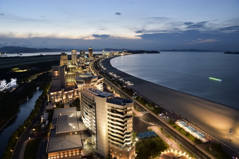 Severna Koreja zaprla turistično letovišče po obisku Lavrova