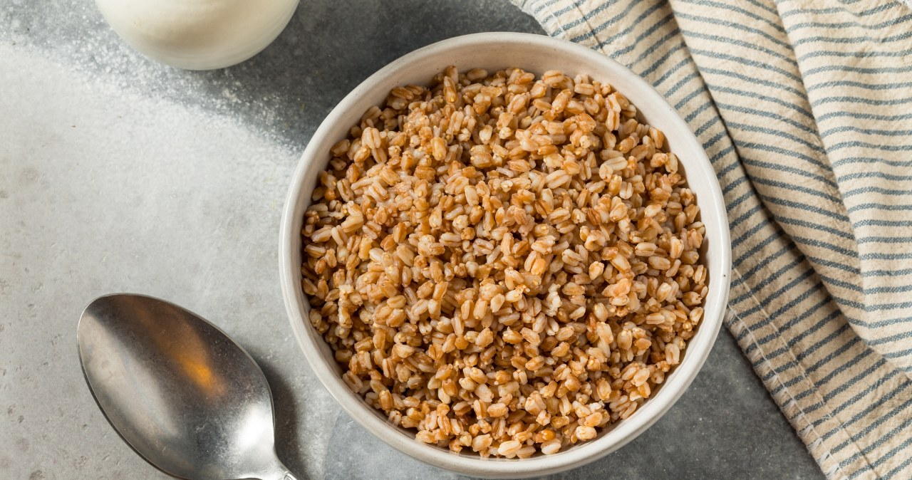 Włosi jedzą je od pokoleń. Farro pobudzi "leniwe" jelita