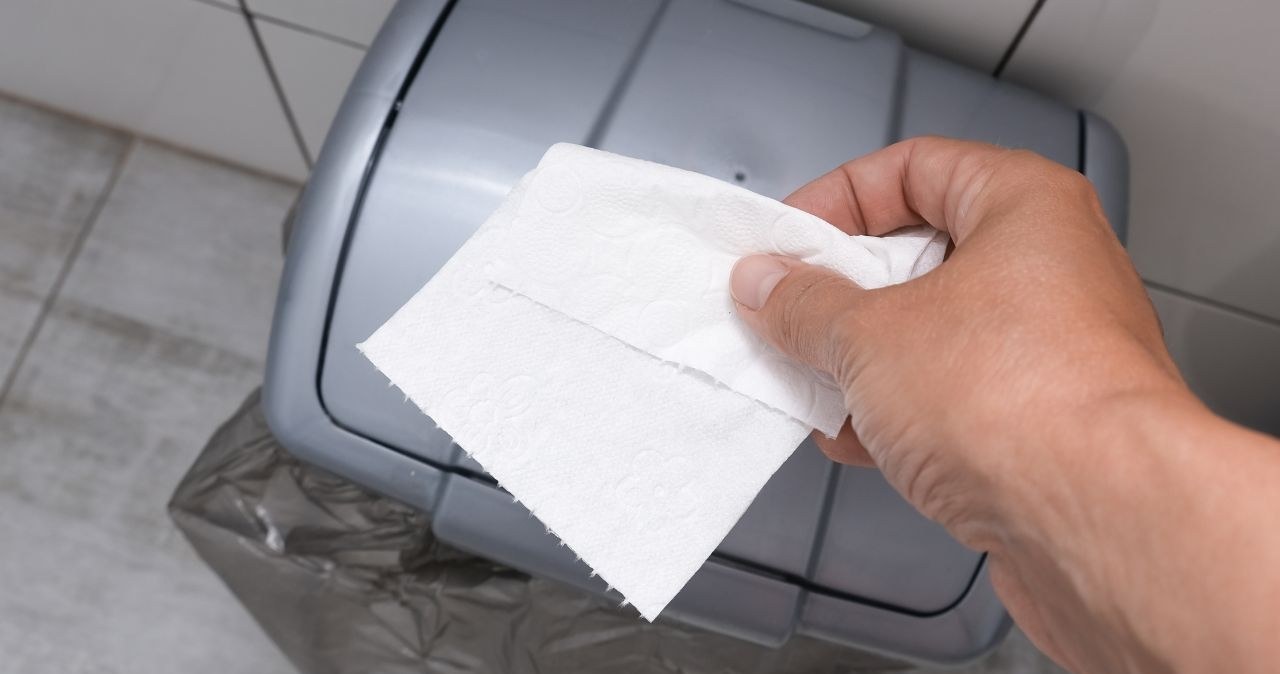 Chusteczki i ręczniki nie trafią do zmieszanych. Nowe zasady od 2026 roku