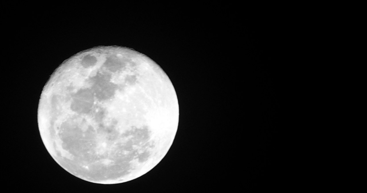 Chcą produkować wodę na Księżycu. Chiny chwalą się technologią