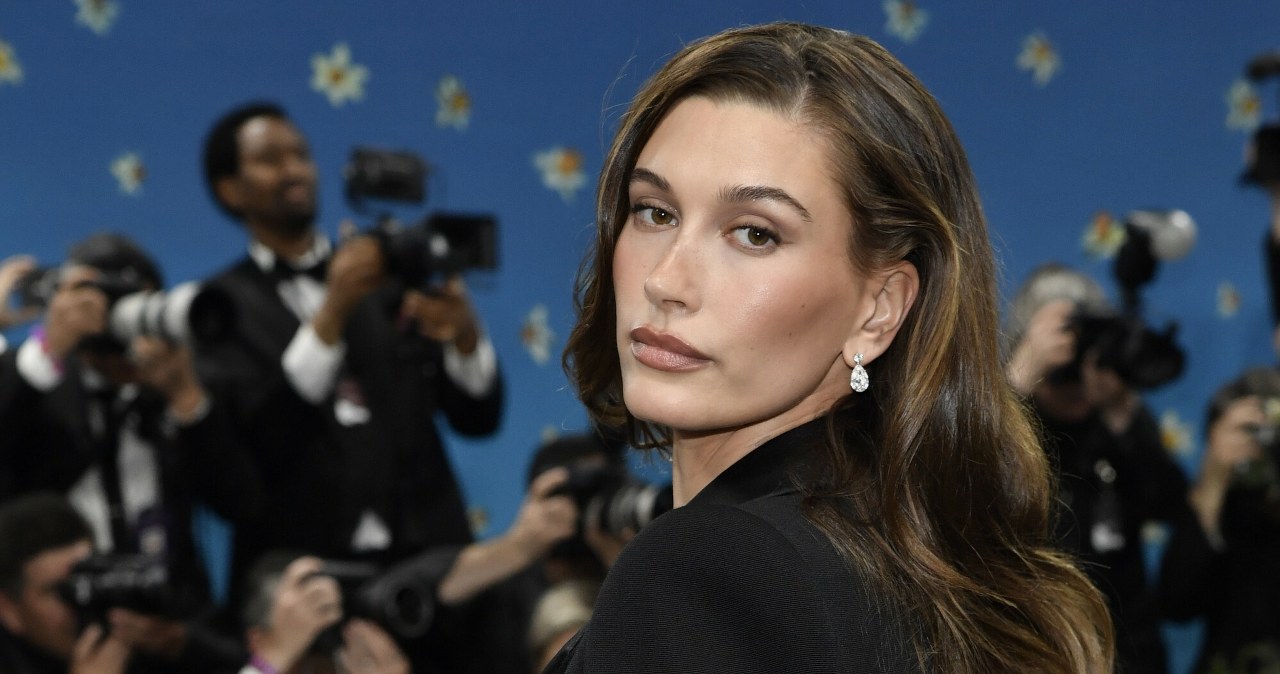 Hailey Bieber w modnej stylizacji na lato. Zaskoczyła soczystą żółcią