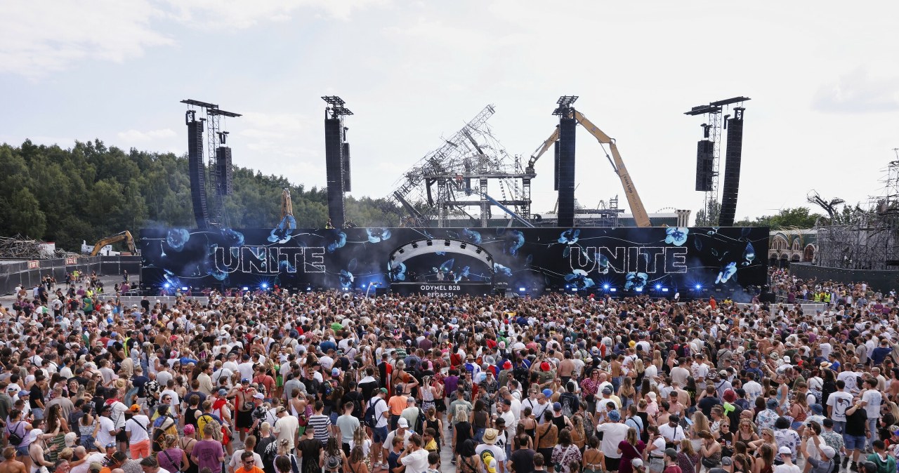 Pożar doszczętnie strawił gigantyczną scenę. Niesamowita akcja na festiwalu