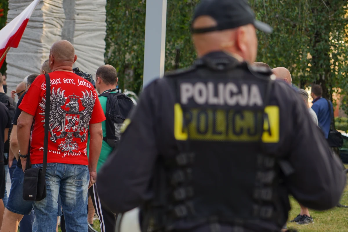 W sobotę o godz. 12 w 80 miastach rozpoczną się pikiety Konfederacji pod hasłem "Stop imigracji!". Demonstracje planowane są m.in. w Warszawie, Krakowie, Wrocławiu, Łodzi, Poznaniu, Gdańsku, Białymstoku i Lublinie. Będą też kontrmanifestacje. W sumie w całym kraju zgłoszono prawie 100 zgromadzeń publicznych. Policja zaapelowała do uczestników manifestacji, by nie łamali prawa. 