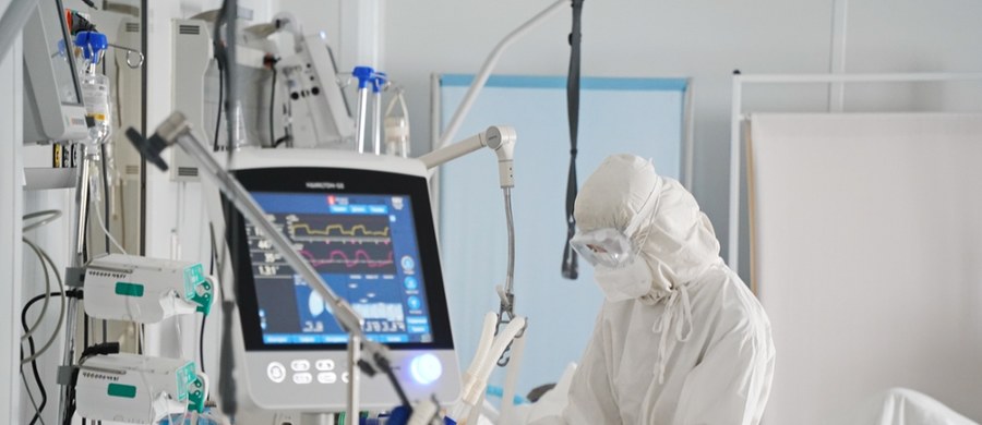 U starszej pacjentki w Stargardzie (woj. zachodniopomorskie) wykryto bakterię wywołującą cholerę. Informację potwierdził główny inspektor sanitarny dr Paweł Grzesiowski. Jak zaznaczył, kobieta nie opuszczała kraju. W związku z tym przypadkiem, na kwarantannę skierowano ponad 20 osób, które miały kontakt z chorą. 