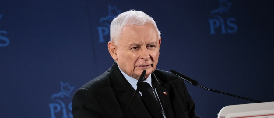 "W październiku w Katowicach odbędzie się konferencja, od której rozpoczną się prace nad programem wyborczym partii" - powiedział w niedzielę w Lublinie prezes PiS Jarosław Kaczyński. Wskazał, że w programie m.in. powinna znaleźć się metoda zagwarantowania suwerenności Polski.