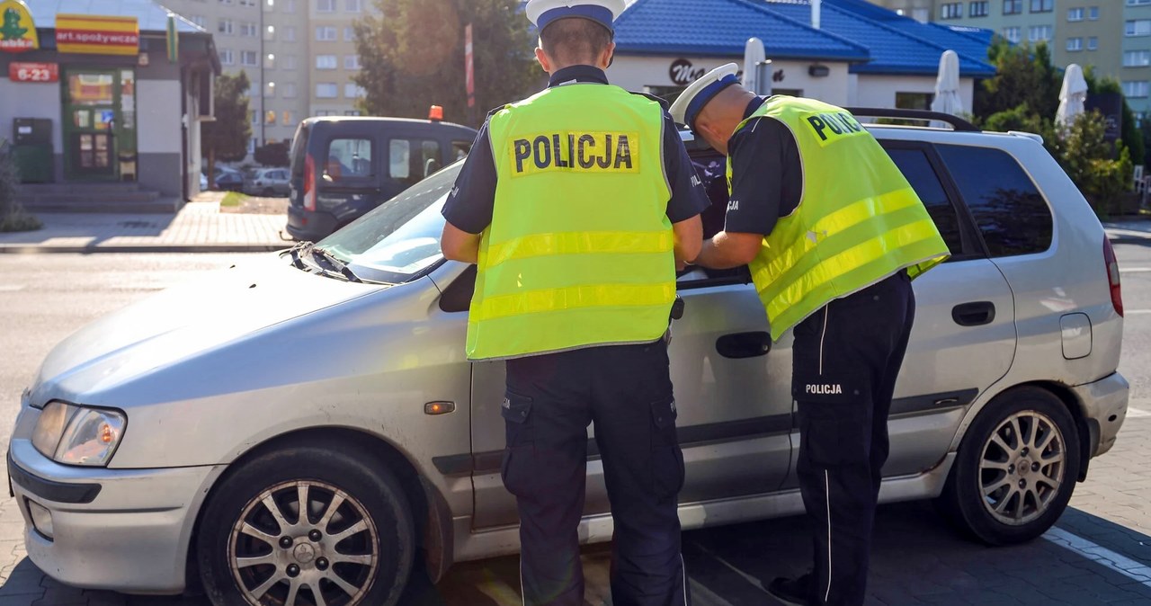 wiadomości,aktualności,Interia Policja sprawdza trzy rzeczy w aucie. Przez jedną stracisz dowód rejestracyjny