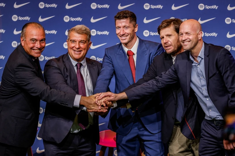 Sprowadzał Lewandowskiego, teraz wyznaje. "Jeden z najtrudniejszych"