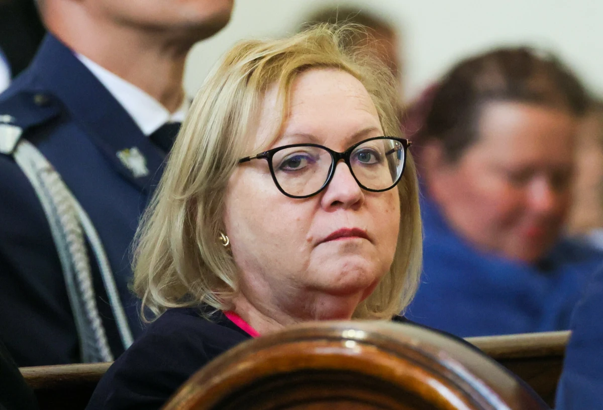 Pierwsza Prezes Sądu Najwyższego, Małgorzata Manowska, zapowiada wysłanie listów otwartych do najważniejszych osób w państwie, w tym do prezydenta Karola Nawrockiego, marszałków Sejmu i Senatu oraz szefów klubów poselskich. Celem tych działań ma być przełamanie impasu wokół ustaw sądowych. Odniosła się również do zarzutów Adama Bodnara.