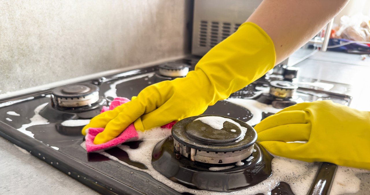 Najlepsza na silne zabrudzenia. Kuchenka będzie lśnić