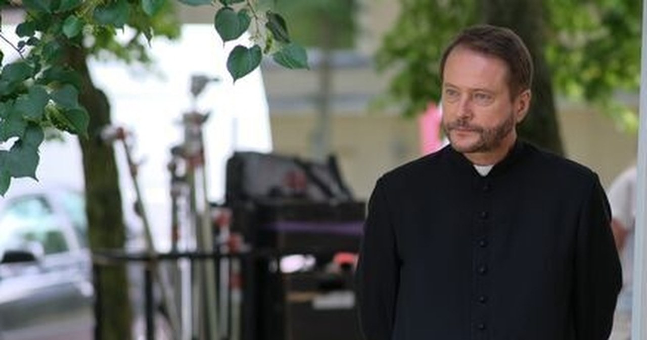 Ojciec Mateusz - Odcinek 330: "Krwawy debiut"