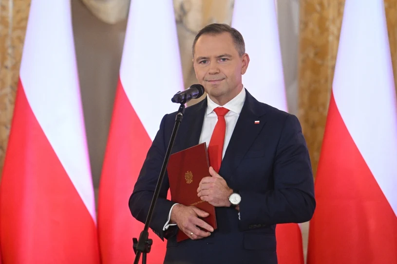 Lech Wałęsa zavrnil udeležbo na inavguraciji Karola Nawrockega, Leszek Miller kritičen do mandata Andrzeja Dude