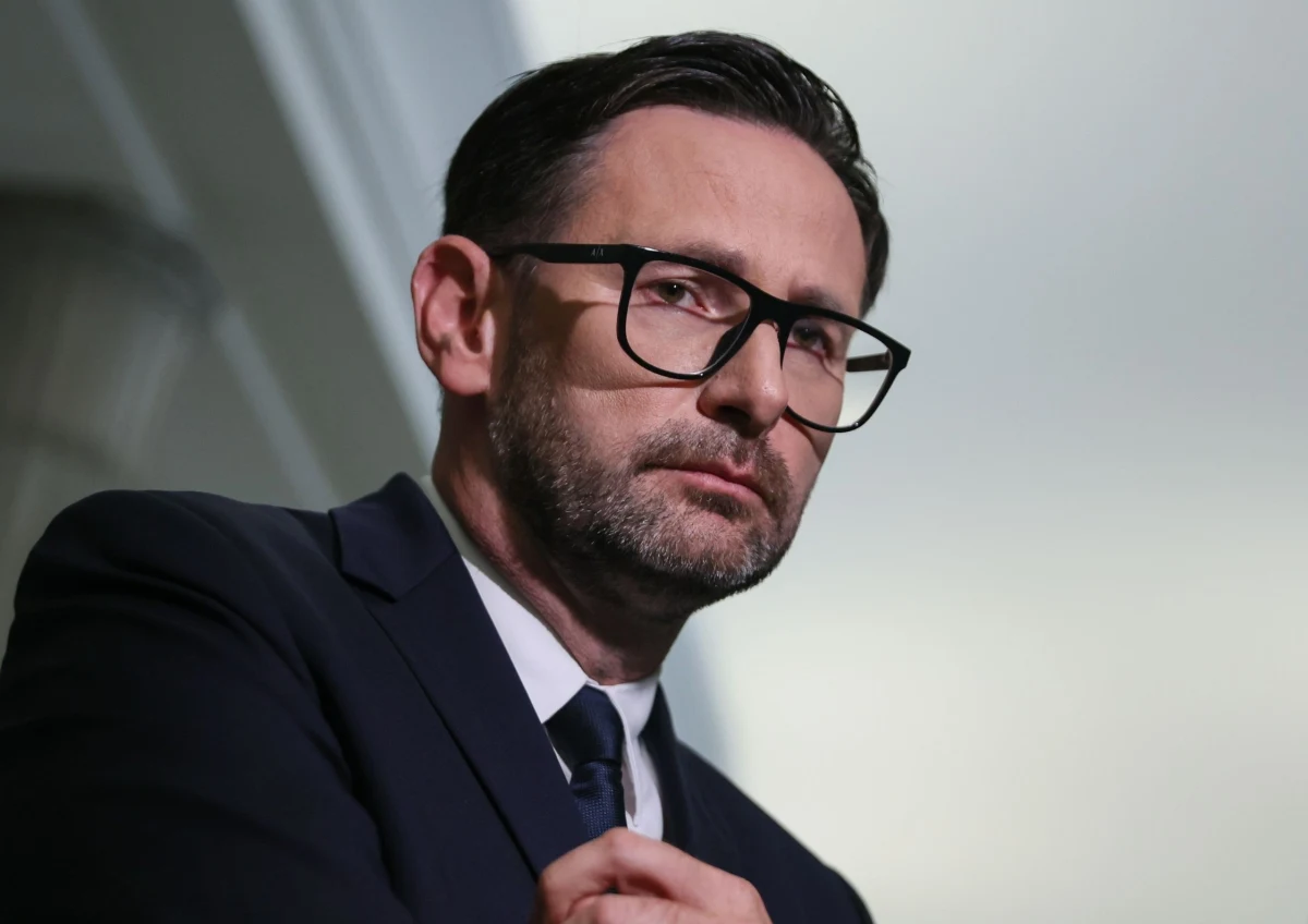 Prokurator Generalny Adam Bodnar podpisał w poniedziałek 21 lipca wniosek do Przewodniczącej Parlamentu Europejskiego Roberty Metsoli o wyrażenie przez Parlament Europejski zgody na pociągnięcie europosła Daniela Obajtka do odpowiedzialności karnej - poinformowała Prokuratura Krajowa.