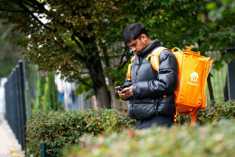 Mniej zezwoleń na pracę dla cudzoziemców. Spadek o 22 procent w rok