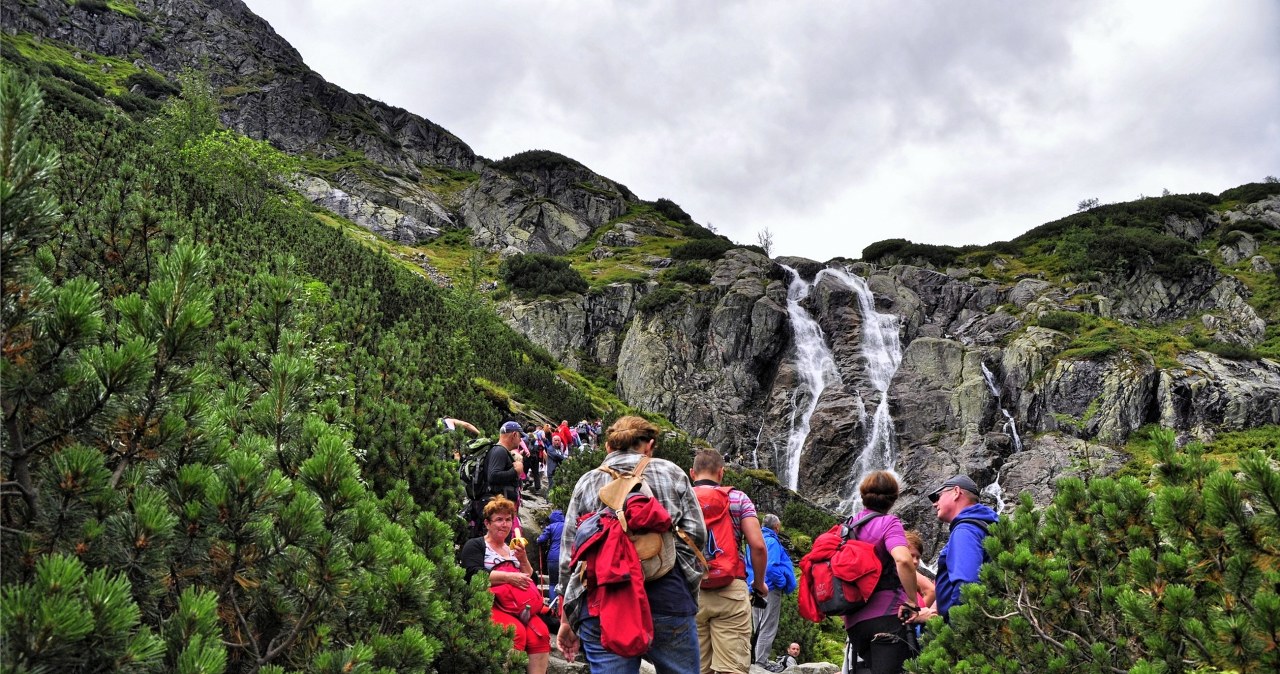Ten wodospad jest najwyższy w Polsce. Możesz go zobaczyć w czasie wycieczki w Tatry