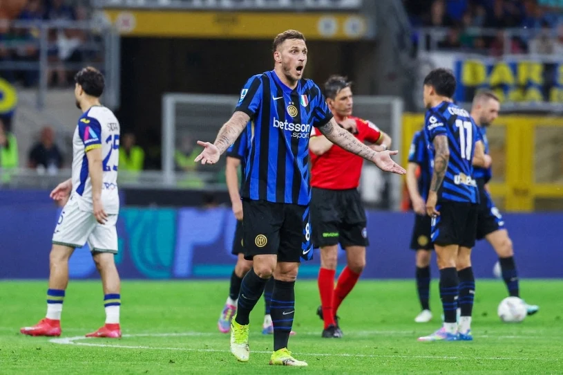 Transferowy hit godziny przed meczem. Mistrz Polski może drżeć