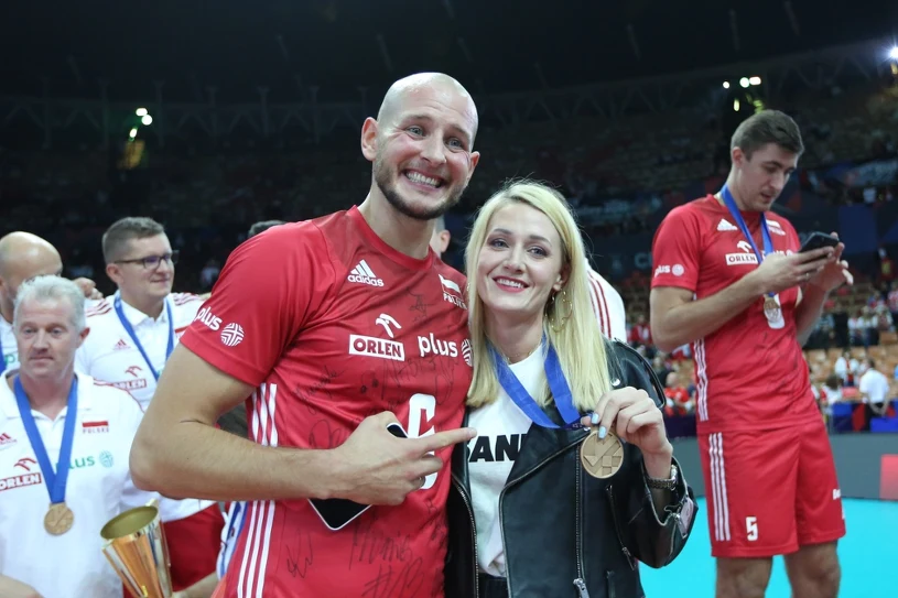 Bartosz Kurek z ženo na Japonsko, prekinila bo kariero