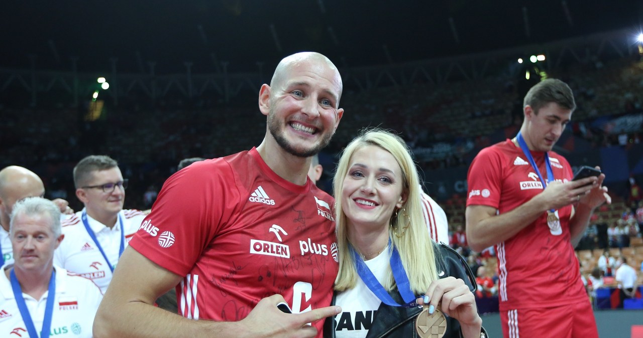 Bartosz Kurek poinformował ws. żony. Wyprowadza się do Japonii i nagle ujawnił