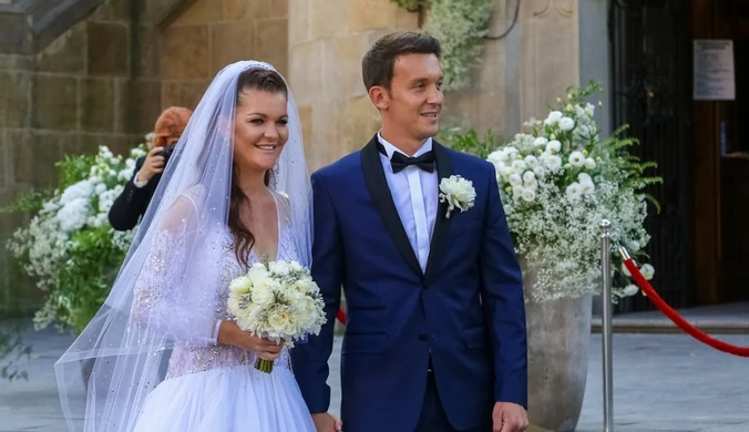 Radwańska na ślubie w sukni księżniczki. Cieszyła się, że może się jej "pozbyć"