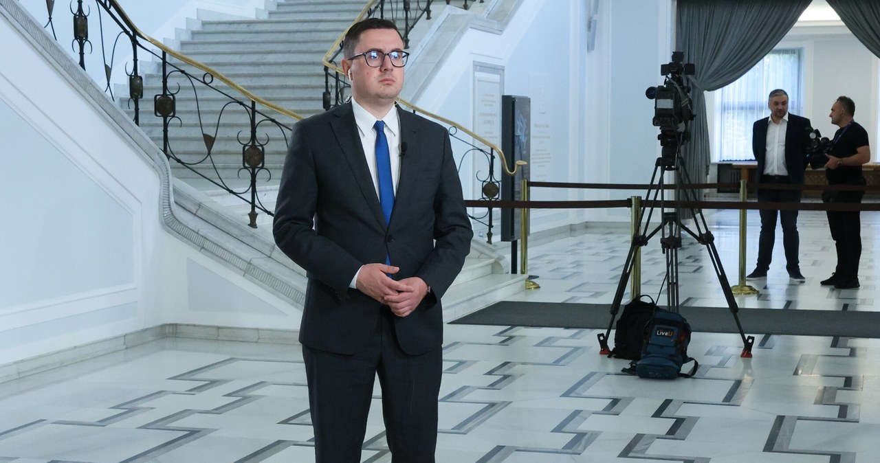 Najmłodszy minister na czele superresortu. Kim jest Miłosz Motyka?