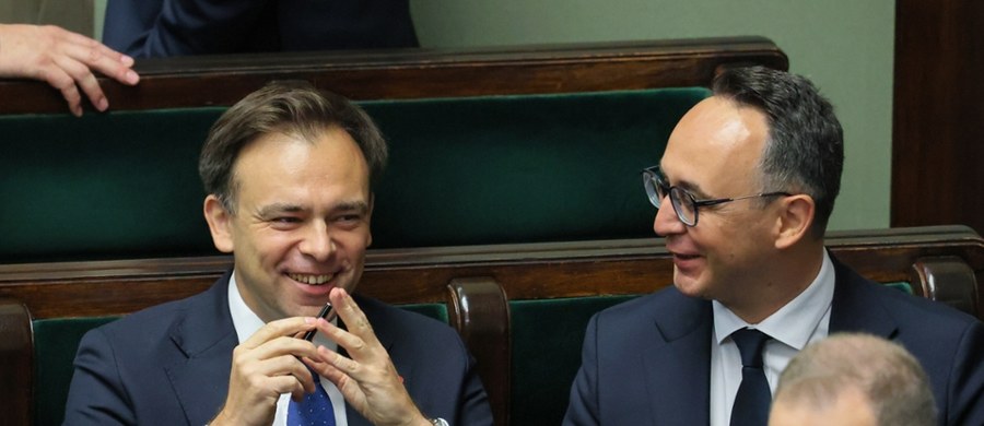 Premier Donald Tusk ogłosił zmiany w rządzie. Zgodnie z wcześniejszymi przewidywaniami, powstały dwa duże resorty - z połączenia dotychczas istniejących. Mowa o Ministerstwie Energii oraz Ministerstwie Finansów i Gospodarki. Tym drugim pokieruje Andrzej Domański, dotychczasowy minister finansów.