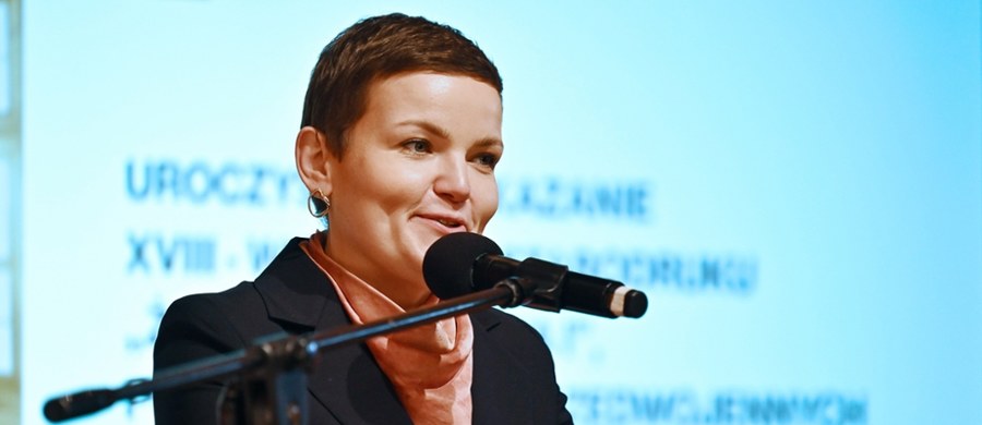Zmiana na stanowisku ministra kultury i dziedzictwa narodowego. Premier Donald Tusk ogłosił w środę, że Hannę Wróblewską zastąpi na tym stanowisku Marta Cienkowska, dotychczasowa podsekretarz stanu w resorcie kultury. Do tej pory odpowiadała m.in. za koordynację współpracy międzynarodowej.
