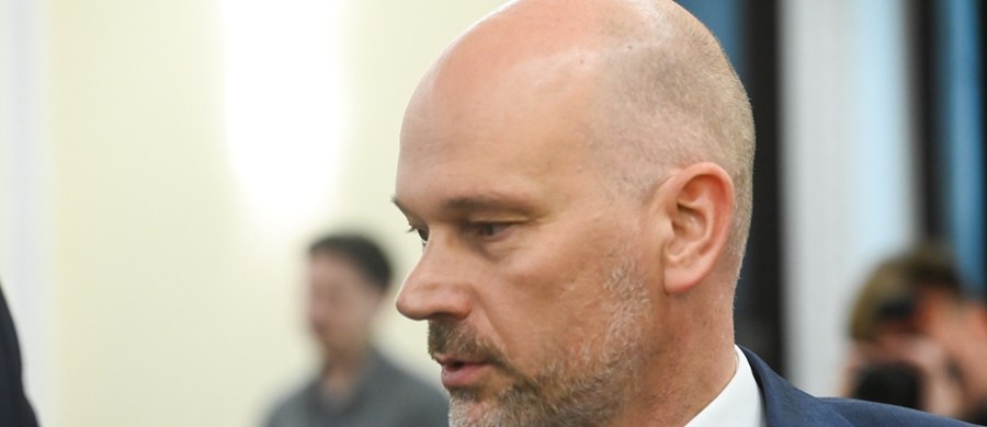 Prawnik, urzędnik państwowy i nauczyciel akademicki Maciej Berek trafia do rządu premiera Donalda Tuska. Będzie ministrem nadzoru nad wdrażaniem polityki rządu. W środę poinformował o tym premier, na konferencji poświęconej rekonstrukcji gabinetu.
