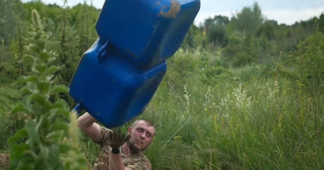 Ukraińska armia testuje innowacyjne plastikowe mosty modułowe