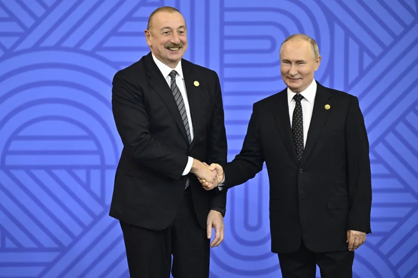 Azerbajdžan se oddaljuje od Rusije, Finska poziva k oboroževanju