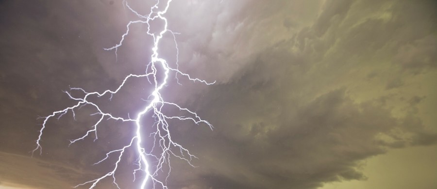 Ostrzeżenia I stopnia przed burzami dla sześciu województw wydał w czwartek Instytut Meteorologii i Gospodarki Wodnej. Alerty będą obowiązywały od godz. 14 do godz. 21. Gdzie zagrzmi?