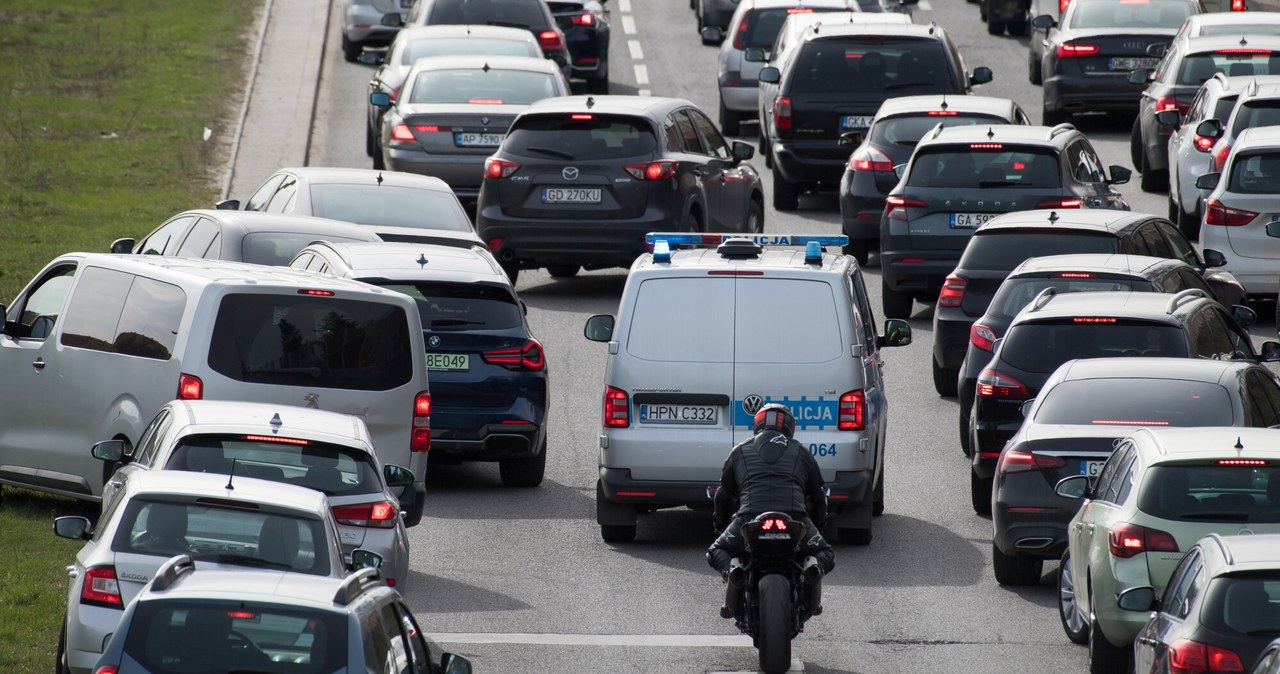 wiadomości,aktualności,Interia Wszyscy stali, ona cofała i zarobiła 18 punktów. Policjanci nie mieli litości