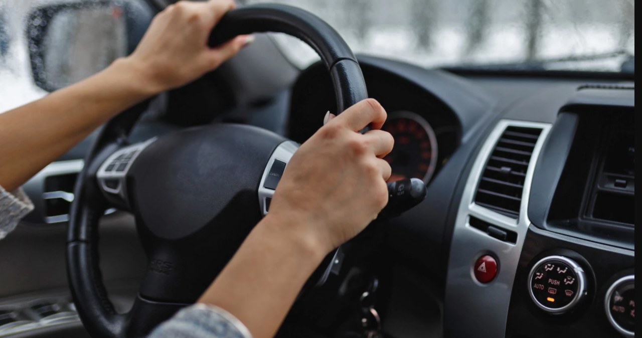wiadomości,aktualności,Interia Mechanik wymienił tarcze, a kierownica bije? Zrób test przy 80 km/h
