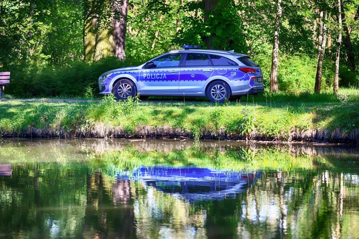 Kuratorium Oświaty w Poznaniu przeprowadza kontrolę w obozie harcerskim w Wilczem (wielkopolskie) gdzie w nocy w jeziorze Ośno utonął 15-letni chłopiec – poinformował wielkopolski kurator oświaty dr Igor Bykowski. W związku z tragedią zatrzymano dwie osoby - opiekuna i ratownika WOPR. Na obozie przebywało ponad 70 dzieci. 