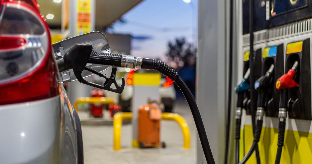 Ceny paliw na sylwestra 2025/2026. Ile zapłacą kierowcy przed Nowym Rokiem