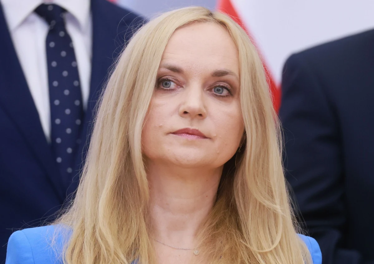 Kilkadziesiąt osób zgromadziło się dziś przed Kancelarią Premiera RP w Alejach Ujazdowskich w Warszawie, by domagać się utworzenia nowych centrów zdrowia psychicznego w Polsce. Wśród protestujących znaleźli się lekarze-psychiatrzy oraz ich pacjenci. Jak podkreślali, problem zaburzeń psychicznych dotyka setek tysięcy Polaków, a system opieki nadal nie zapewnia im wystarczającej pomocy.