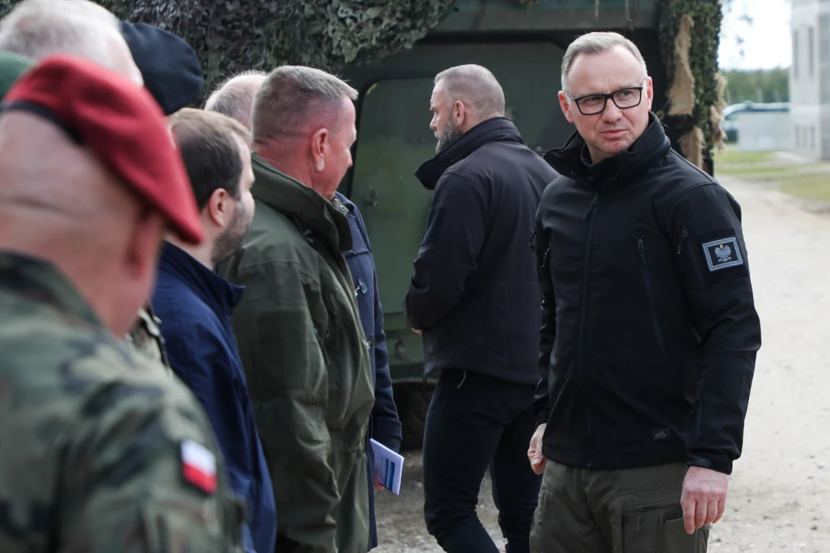 Prezydent Andrzej Duda podpisał nowelizację ustawy o obronie Ojczyzny. Jej celem jest m.in. usprawnienie rekrutacji do wojska, zwroty kosztów ponoszonych przez żołnierzy czy zmiany w zasadach działania Funduszu Wsparcia Sił Zbrojnych.